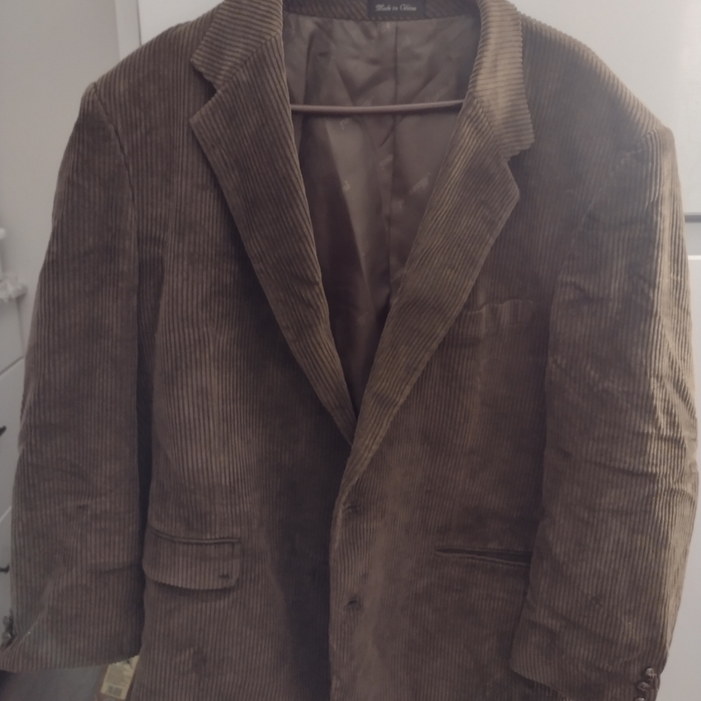 Men's Classic Corduroy Dress Coat Size 46R..
